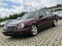 Rot Gebraucht 1996 Mercedes E200 Avantgarde Limousine | 3.700 € (Fairer Preis)