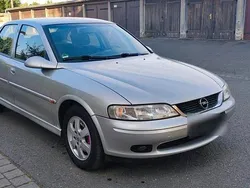 Silber Gebraucht 2002 Opel Vectra Limousine | 1.750 € (Fairer Preis)