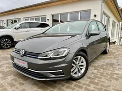 Grau Gebraucht 2018 VW Golf VII Comfortline Limousine | 15.997 € (Guter Preis)