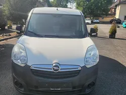 Weiß Gebraucht 2014 Opel Combo Van / Kleinbus | 4.500 € (Etwas zu teuer)