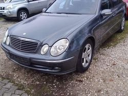Grau Gebraucht 2006 Mercedes E220 Avantgarde Limousine | 2.500 € (Fairer Preis)