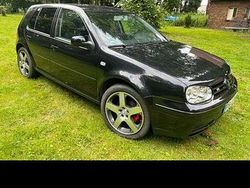 Schwarz Gebraucht 2003 VW Golf IV Kleinwagen | 3.000 € (Fairer Preis)