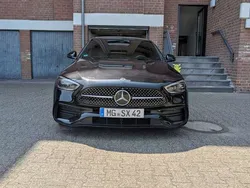 Schwarz Gebraucht 2022 Mercedes C300 AMG line Limousine | 45.250 € (Etwas zu teuer)
