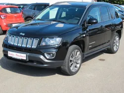 Black clear coat (metallic) Gebraucht 2015 Jeep Compass Limited SUV | 15.850 € (Teuer)