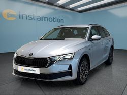 Grau Neu 2025 Skoda Octavia Kombi | 40.849 € (Teuer)