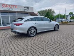 Silber Gebraucht 2023 Mercedes CLA180 Shooting Brake Kombi | 27.700 € (Fairer Preis)