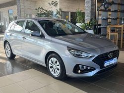 Silber Gebraucht 2022 Hyundai i30 Select Limousine | 18.000 € (Fairer Preis)