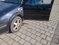 Schwarz Gebraucht 2001 VW Golf IV Limousine | 1.299 € (Fairer Preis)