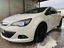 Weiß Gebraucht 2013 Opel Astra GTC OPC Limousine | 7.950 €
