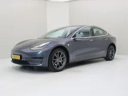 Grau Gebraucht 2020 Tesla Model 3 Standard Range Limousine | 18.900 € (Guter Preis)