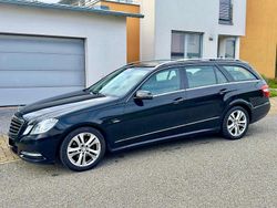 Schwarz Gebraucht 2011 Mercedes E220 Avantgarde Kombi | 8.300 € (Fairer Preis)