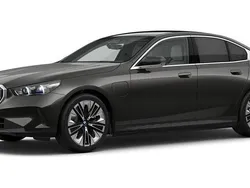 Grau Gebraucht 2024 BMW 550e Comfort Edition Limousine | 83.653 € (Fairer Preis)