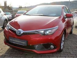 Red mica metallic / wildfire Gebraucht 2016 Toyota Auris Hybrid Edition-S Limousine | 13.500 € (Fairer Preis)