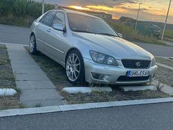Silber Gebraucht 2004 Lexus IS200 Limousine | 12.000 €