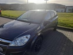 Grau Gebraucht 2010 Opel Astra Innovation Kombi | 1.600 € (Superpreis)
