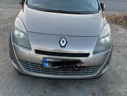Gold Gebraucht 2011 Renault Scénic III Van / Kleinbus | 4.800 € (Etwas zu teuer)