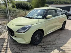 Gelb Neu 2025 Suzuki Swift Club Limousine | 19.790 €