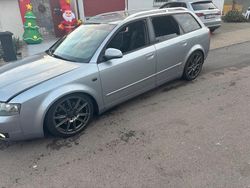Silber Gebraucht 2003 Audi A4 S-Line Kombi | 2.800 €
