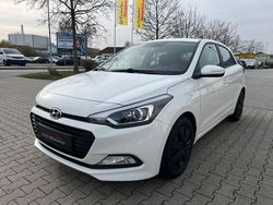 Weiß Gebraucht 2017 Hyundai i20 YES! Limousine | 6.490 € (Guter Preis)