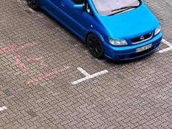 Blau Gebraucht 2002 Opel Zafira OPC Van / Kleinbus | 4.000 €