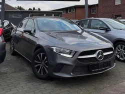 Mountaingrau met. Gebraucht 2020 Mercedes A180 Limousine | 20.300 € (Fairer Preis)
