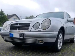 Mercedes E230