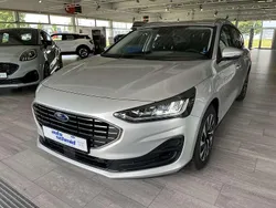 Polarsilber Gebraucht 2025 Ford Focus Titanium Kombi | 26.440 € (Guter Preis)
