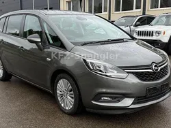 Grau Gebraucht 2018 Opel Zafira Van / Kleinbus | 10.990 € (Guter Preis)