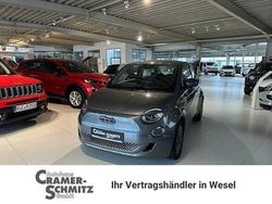 Grau Gebraucht 2022 Fiat 500e Icon Limousine | 18.990 € (Guter Preis)