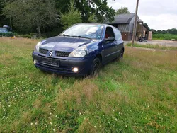 Blau Gebraucht 2003 Renault Clio II Kleinwagen | 1.200 € (Teuer)