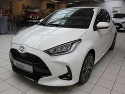 Weiß Neu 2024 Toyota Yaris Hybrid Style Kleinwagen | 27.990 € (Fairer Preis)