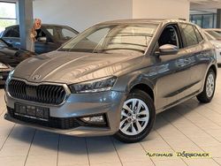 Grau Gebraucht 2021 Skoda Fabia Ambition Limousine | 13.690 € (Guter Preis)