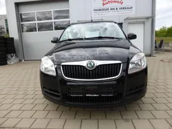 Schwarzmagic perleffekt Gebraucht 2009 Skoda Roomster Style Kombi | 3.900 € (Fairer Preis)