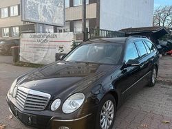 Obsidianschwarz metalliclack Gebraucht 2008 Mercedes E220 Kombi | 2.999 € (Fairer Preis)