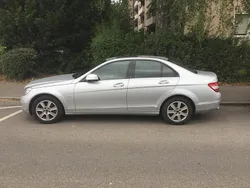 Grau Gebraucht 2007 Mercedes C200 Classic Limousine | 8.499 € (Fairer Preis)