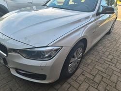 Weiß Gebraucht 2013 BMW 320 Sport Line Kombi | 7.900 € (Guter Preis)