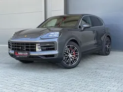 Grau Gebraucht 2023 Porsche Cayenne S Chrono SUV | 119.990 € (Teuer)