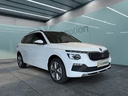 Weiß Gebraucht 2024 Skoda Kamiq Selection SUV | 27.120 € (Fairer Preis)