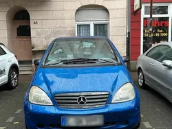 Blau Gebraucht 2002 Mercedes A160 Kleinwagen | 800 € (Fairer Preis)