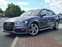 Grau Gebraucht 2016 Audi A3 Sportback S-Line Kleinwagen | 11.000 € (Fairer Preis)