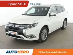 Weiß Gebraucht 2019 Mitsubishi Outlander P-HEV Top SUV | 24.140 € (Fairer Preis)