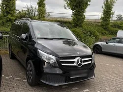 Schwarz Gebraucht 2022 Mercedes V220 Van / Kleinbus | 39.500 €