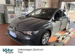 Grau Gebraucht 2023 VW Golf VIII Life Limousine | 21.980 € (Guter Preis)