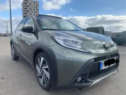 Grün Gebraucht 2022 Toyota Aygo Kleinwagen | 13.000 € (Guter Preis)