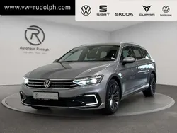 Pyritsilber metallic Gebraucht 2020 VW Passat GTE Kombi | 22.879 € (Fairer Preis)