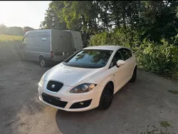 Weiß Gebraucht 2010 Seat Leon Kleinwagen | 5.499 €