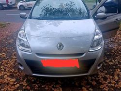Silber Gebraucht 2010 Renault Clio GrandTour Kombi | 2.300 € (Fairer Preis)