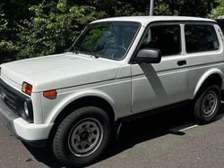 Grün Gebraucht 2018 Lada niva SUV | 8.000 € (Guter Preis)