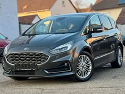 Magneticgrau (metallic) Gebraucht 2019 Ford S-MAX Vignale Van / Kleinbus | 23.890 € (Fairer Preis)