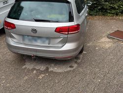 Silber Gebraucht 2015 VW Passat Kombi | 11.900 € (Fairer Preis)